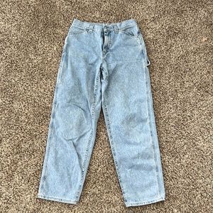 Cute Distressed Blue Jeans With Loop And Several Pockets